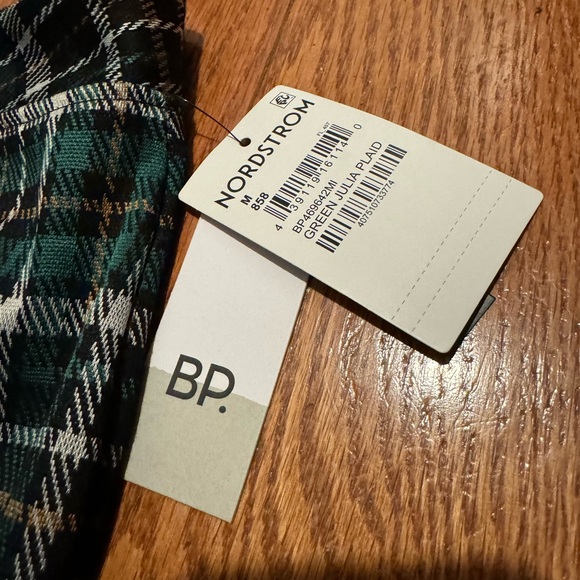 NWT BP Julia Crop Plaid Pants - Green & Black | Size M - Picture 6 of 6